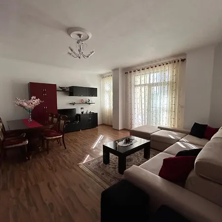 J & Nilson's In Center Апартаменты Шкодер