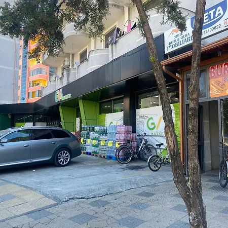 J & Nilson's In Center Апартаменты