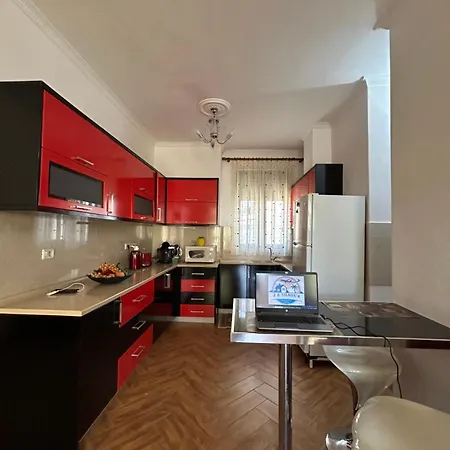 J & Nilson's In Center Апартаменты Шкодер