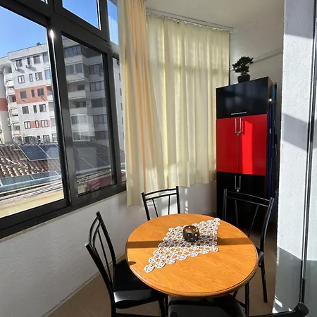 J & Nilson's In Center Апартаменты Шкодер