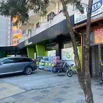 J & Nilson's In Center Lejlighed