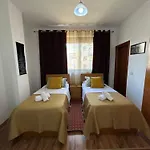 J & Nilson's In Center * Shkodër