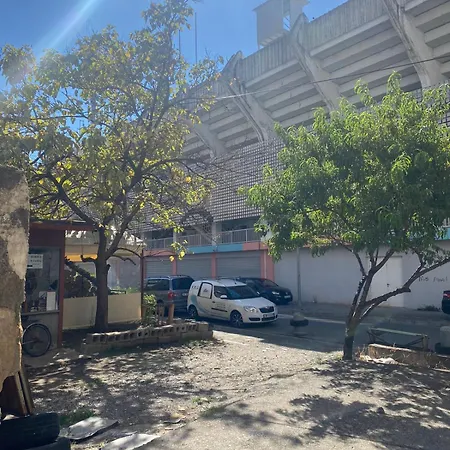 J & Nilson's In Center * Shkoder