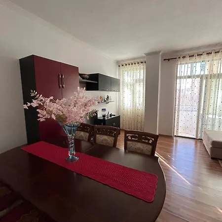 J & Nilson's In Center *