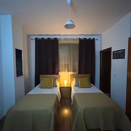 Apartment J & Nilson's In Center *