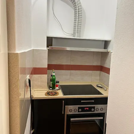 Apartment J & Nilson's In Center