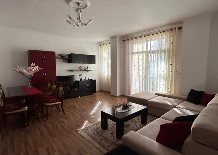 J & Nilson's In Center Apartment Shkoder