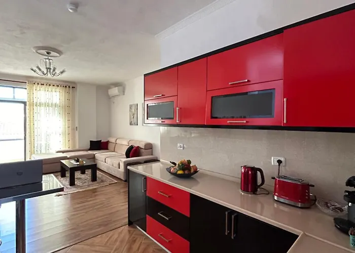 J & Nilson's In Center * Shkoder