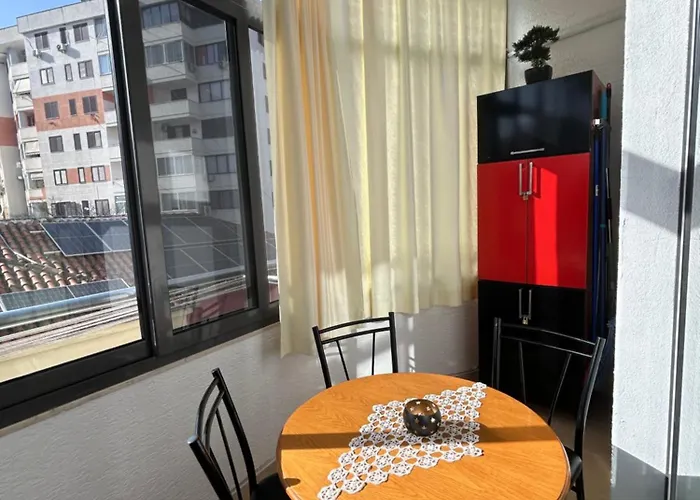 J & Nilson's In Center Apartment Shkoder